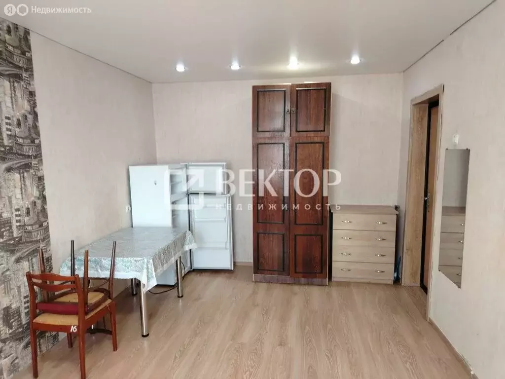 1к в 18-комнатной квартире (18 м) - Фото 1