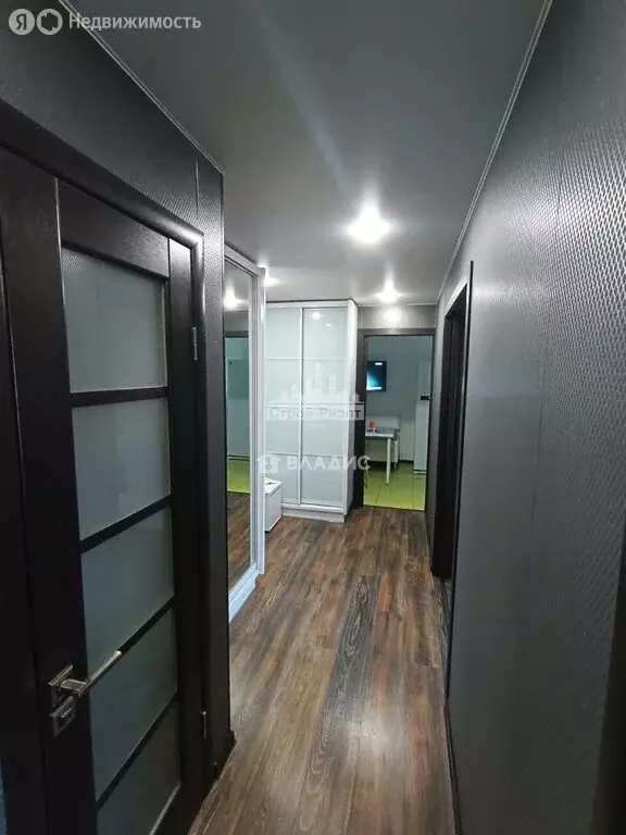 3-комнатная квартира: Багерово, Азовская улица, 12 (80.2 м) - Фото 1