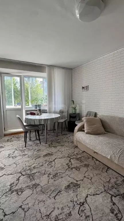 3-к кв. Алтай, Горно-Алтайск ул. Григория Чорос-Гуркина (61.1 м) - Фото 1