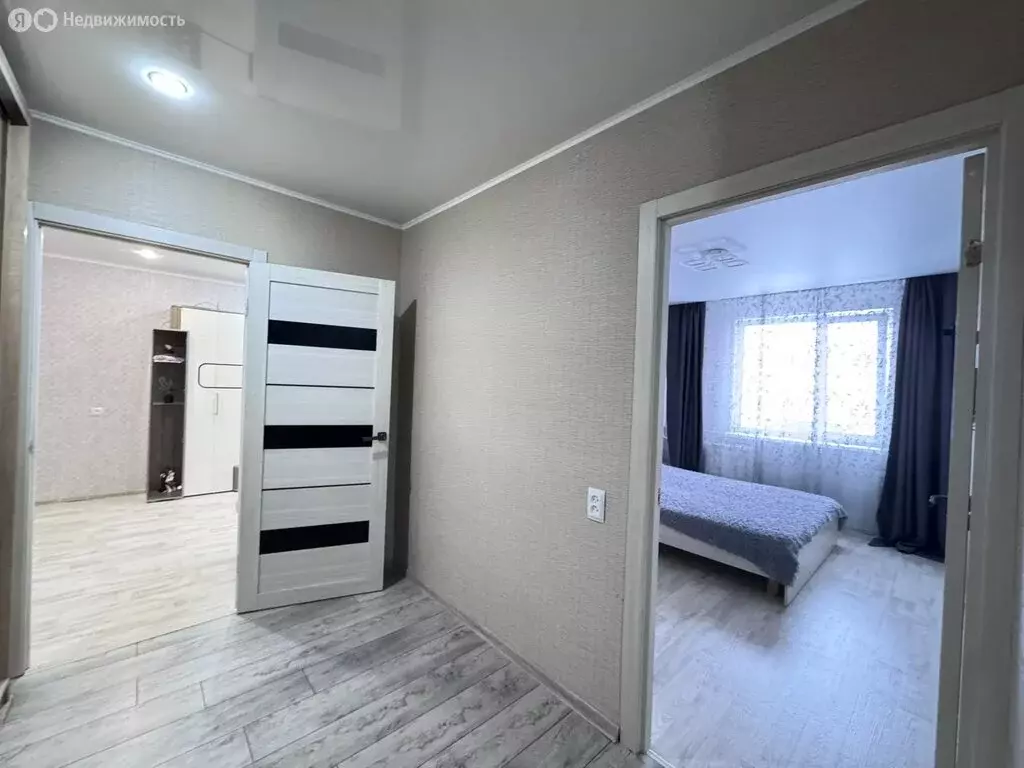 3-комнатная квартира: Новый Уренгой, район Северная Жилая Часть, ... - Фото 1