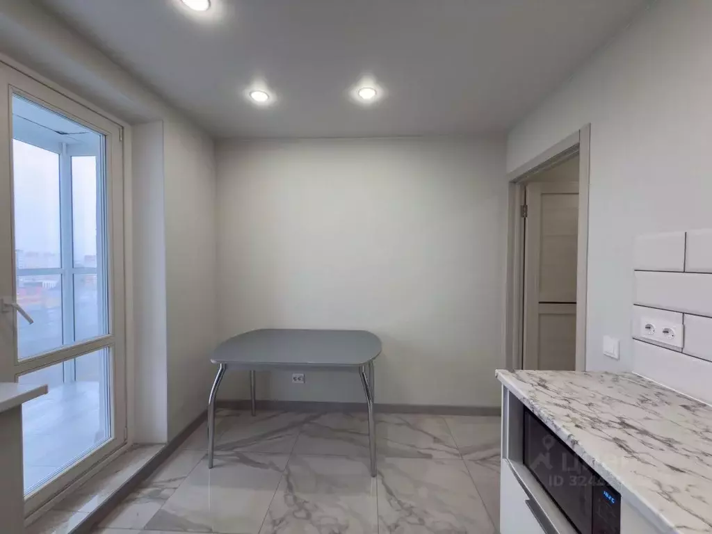 2-к кв. Тюменская область, Тюмень ул. Федюнинского, 56 (56.2 м) - Фото 2