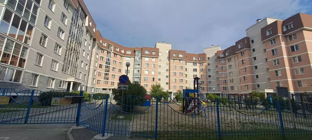 2-к кв. Свердловская область, Среднеуральск Лесная ул., 5 (66.5 м) - Фото 0