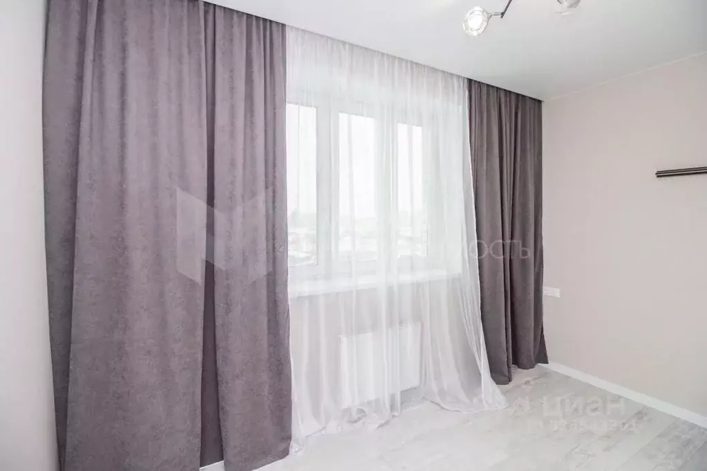 1-к кв. Тюменская область, Тюмень Дамбовская ул., 25к1 (33.3 м) - Фото 0