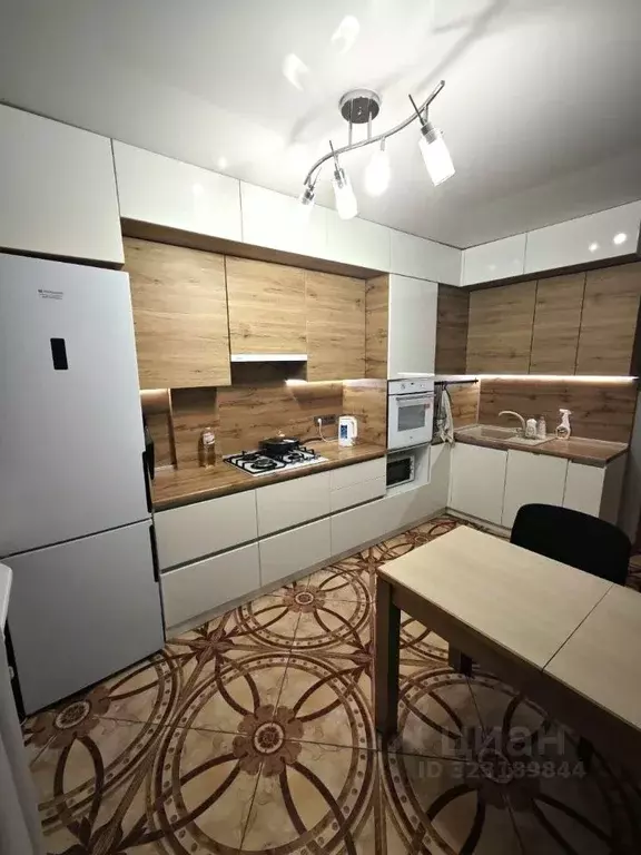 3-к кв. Омская область, Омск Омская ул., 119 (63.5 м) - Фото 2