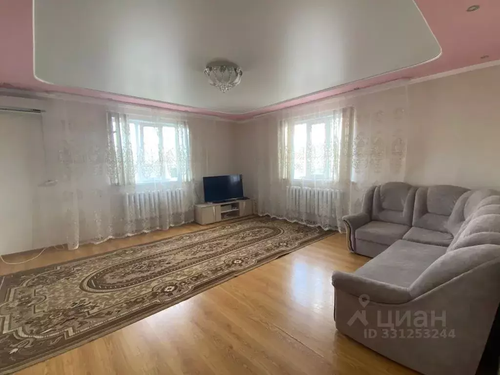 Дом в Оренбургская область, Соль-Илецк ул. Юбилейная, 36 (90 м) - Фото 2
