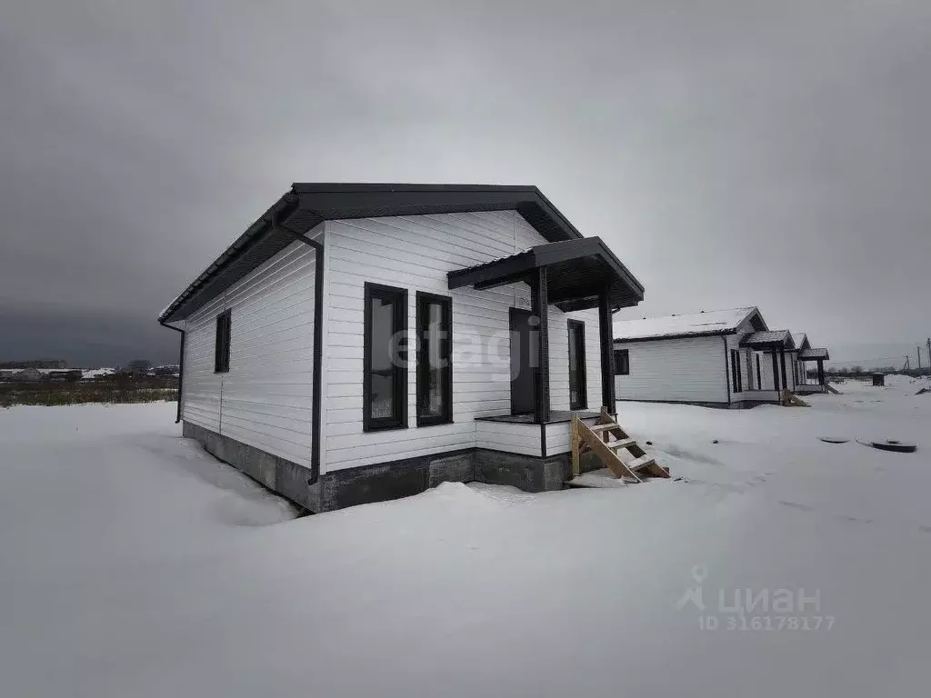 Дом в Пермский край, Кудымкарский район, д. Демино  (90 м) - Фото 1