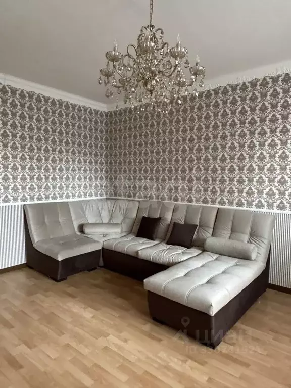 3-к кв. Курская область, Курск ул. Горького, 50 (100.0 м) - Фото 2