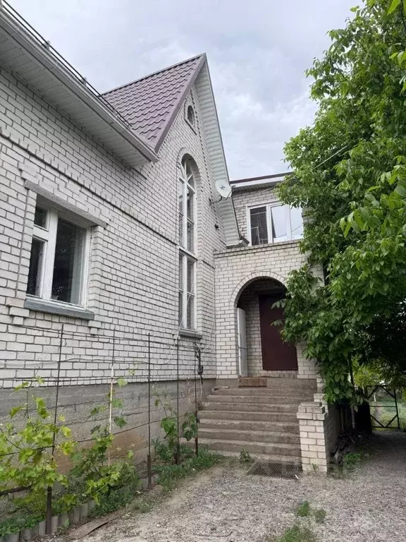 Дом в Белгородская область, Старый Оскол ул. Хмелева (250 м) - Фото 0