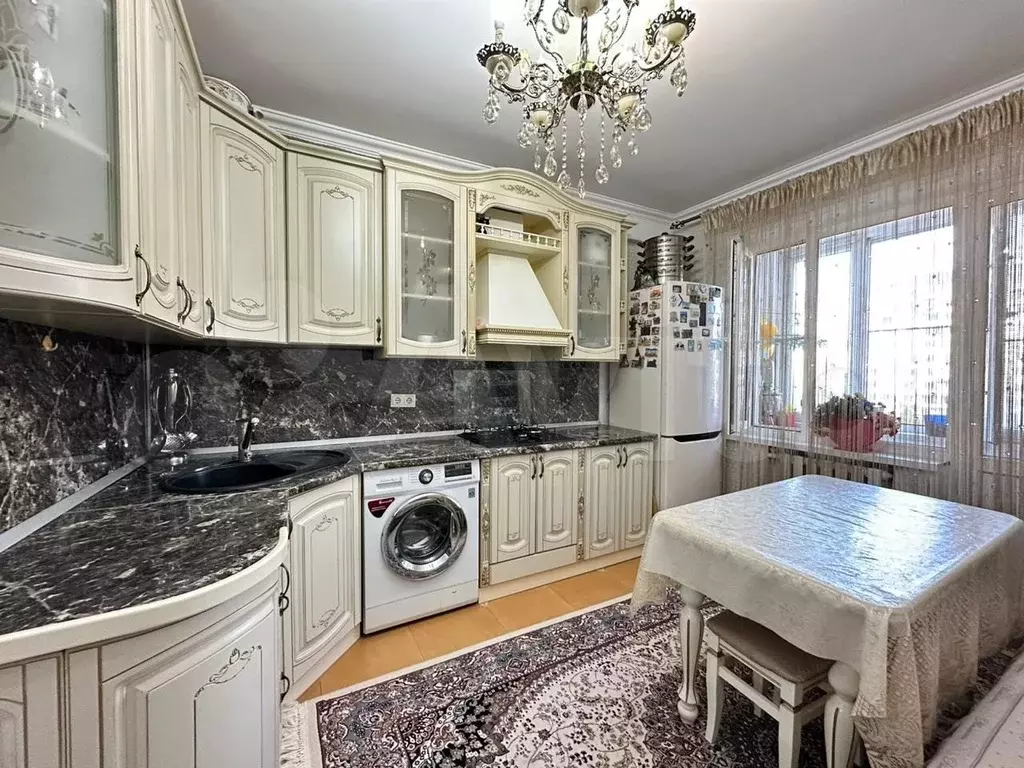 2-к. квартира, 56 м, 4/10 эт. - Фото 0
