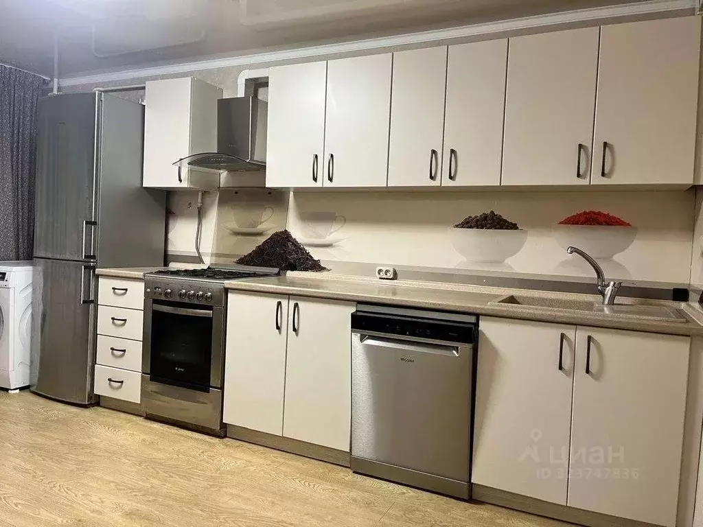 3-к кв. Краснодарский край, Краснодар ул. Красных Партизан, 79 (71.0 ... - Фото 1