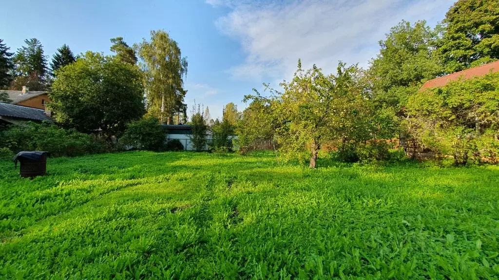 Участок в Ленинградская область, Гатчинский район, Вырица городской ... - Фото 0