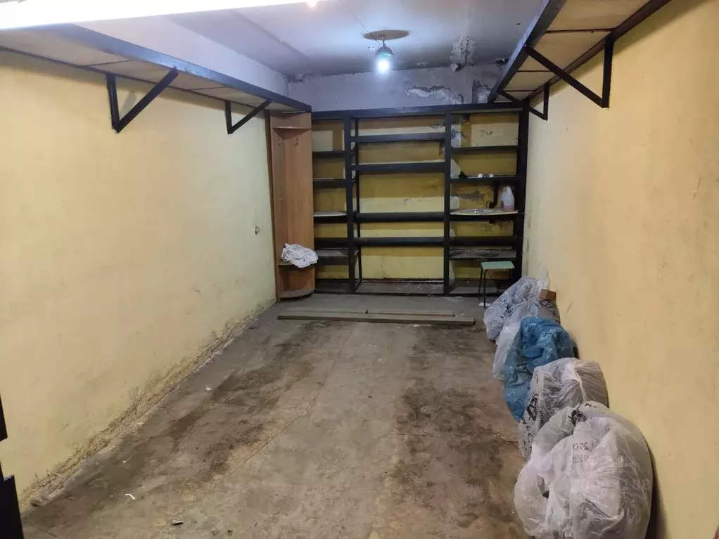 Гараж в Свердловская область, Екатеринбург ул. Луначарского, 15 (15 м) - Фото 1