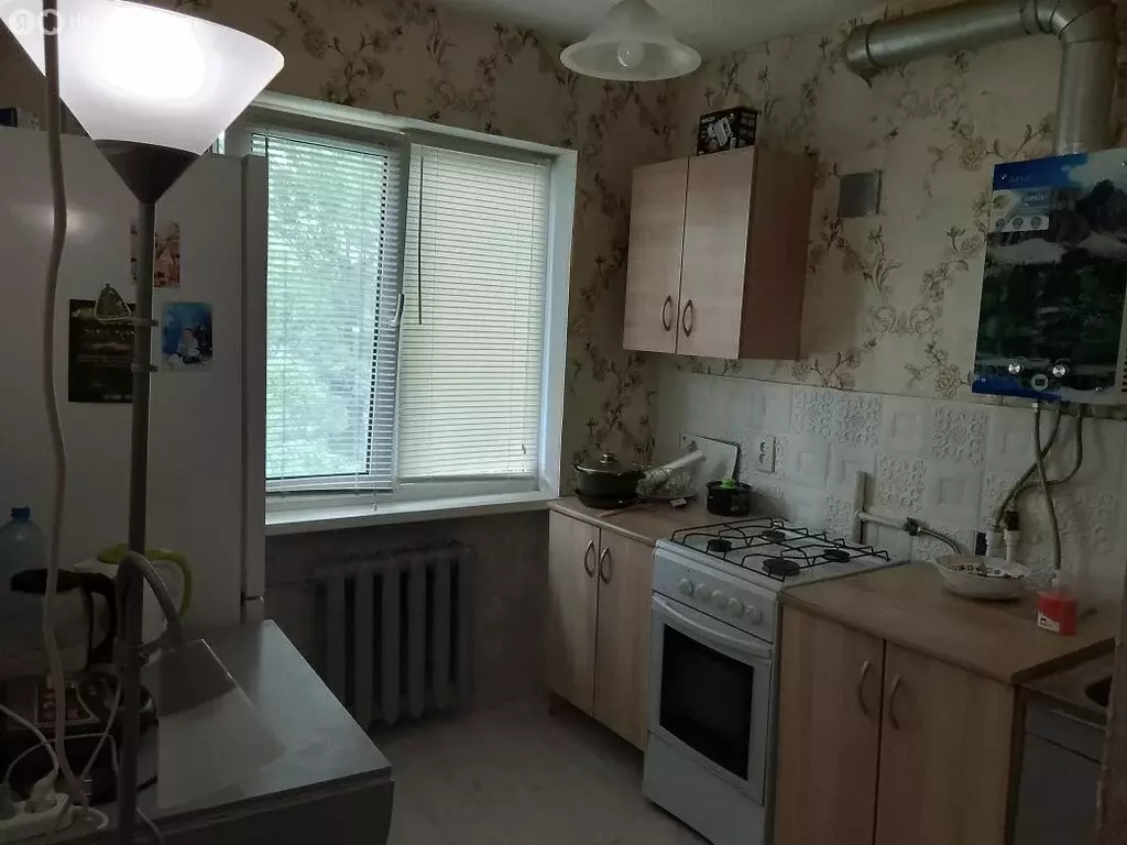 3-комнатная квартира: Уфа, Таллинская улица (57 м) - Фото 0