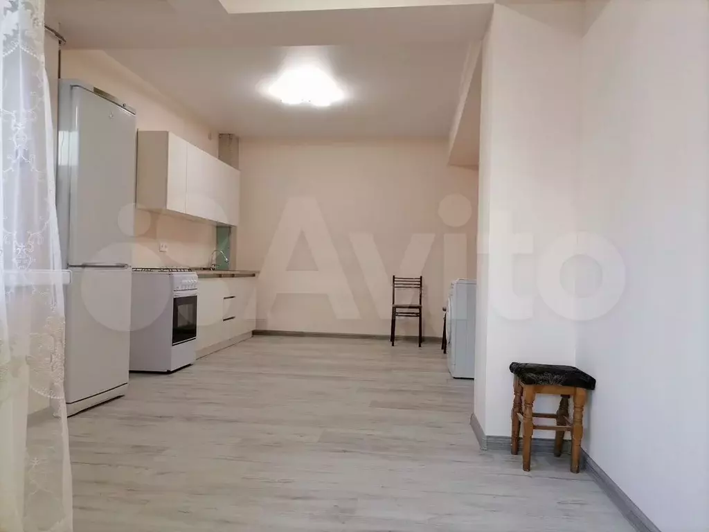 1-к. квартира, 56 м, 1/9 эт. - Фото 0