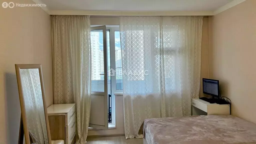 3-комнатная квартира: Москва, проспект Защитников Москвы, 8 (76.2 м) - Фото 0