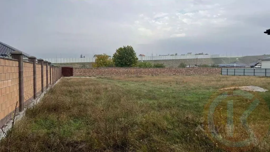 Участок в Крым, Симферопольский район, Добровское с/пос, с. Заречное ... - Фото 2