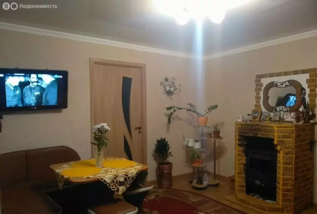 3-комнатная квартира: Калининград, Молодёжная улица, 3 (47.5 м) - Фото 0