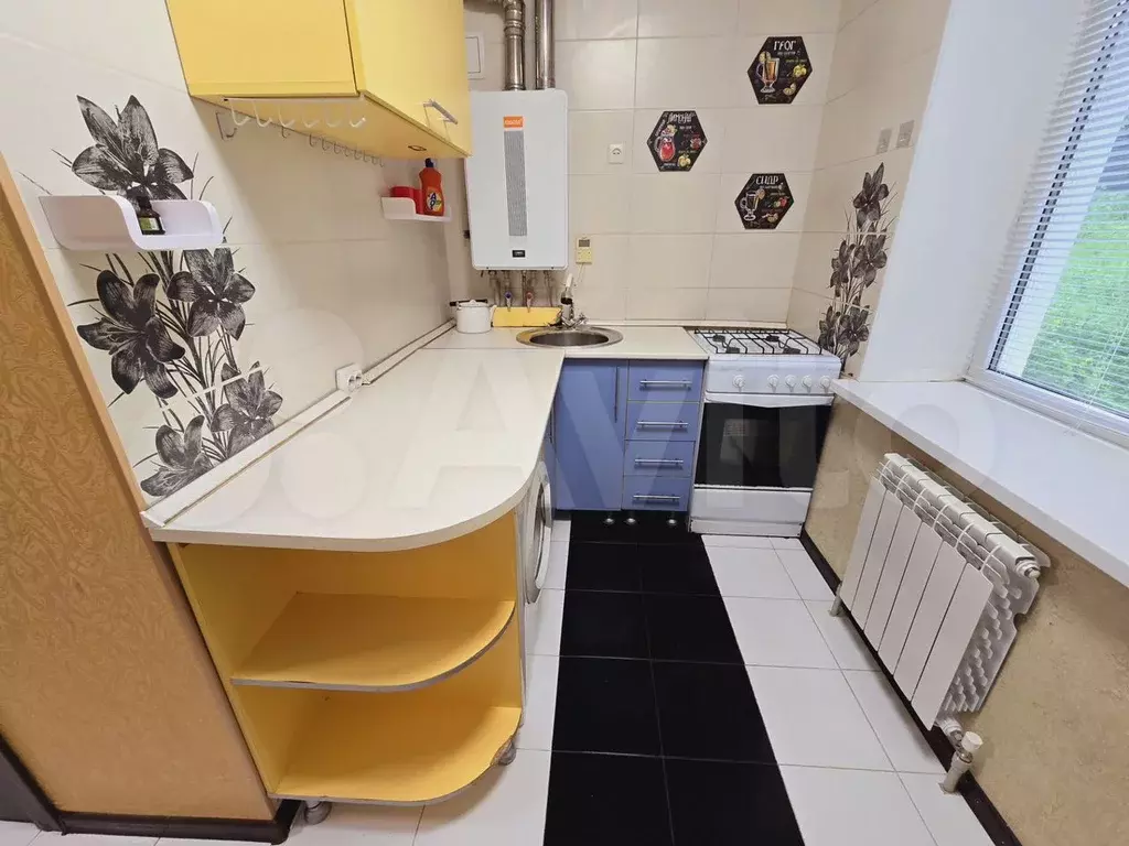 2-к. квартира, 50 м, 1/3 эт. - Фото 1