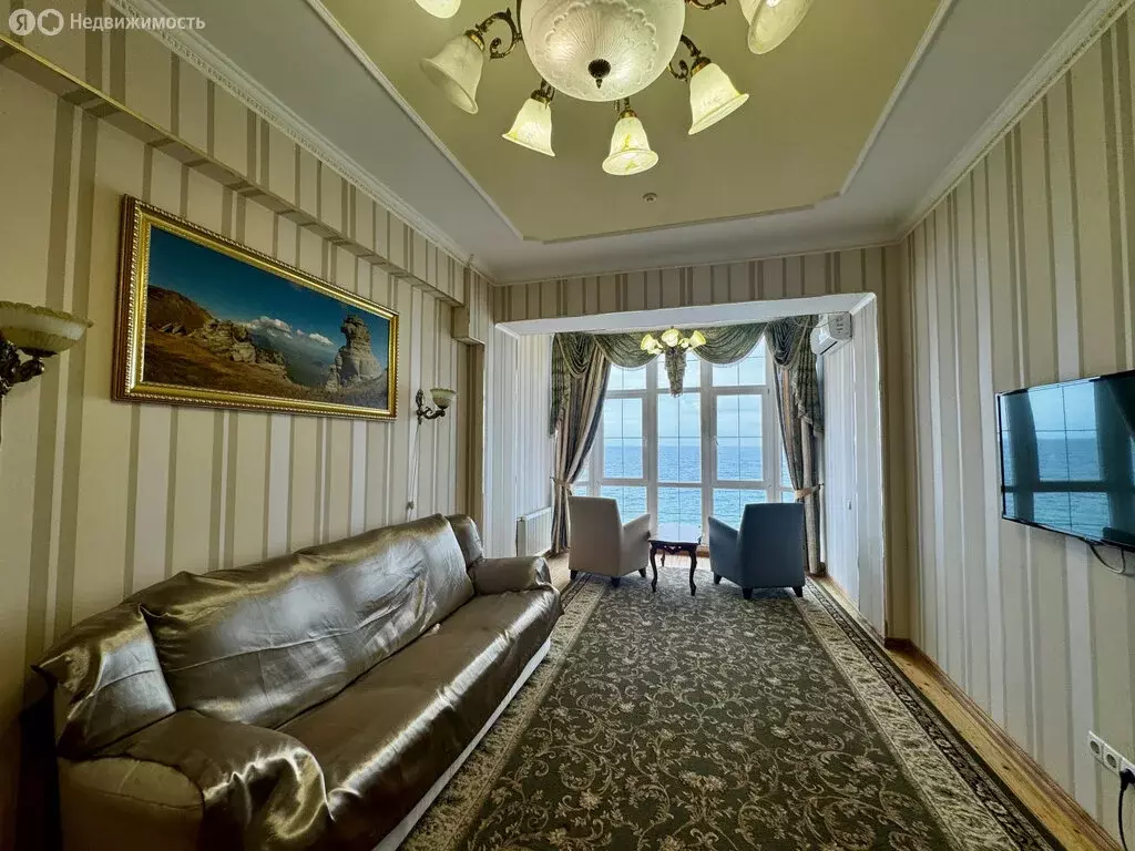 3-комнатная квартира: Алушта, Набережная улица, 16И (82 м) - Фото 1