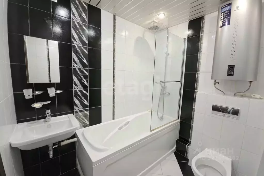 3-к кв. Липецкая область, Липецк Политехническая ул., 7 (74.0 м) - Фото 1