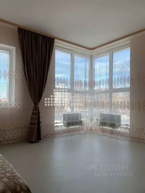 3-к кв. Ханты-Мансийский АО, Ханты-Мансийск ул. Мира, 61 (75.0 м) - Фото 0