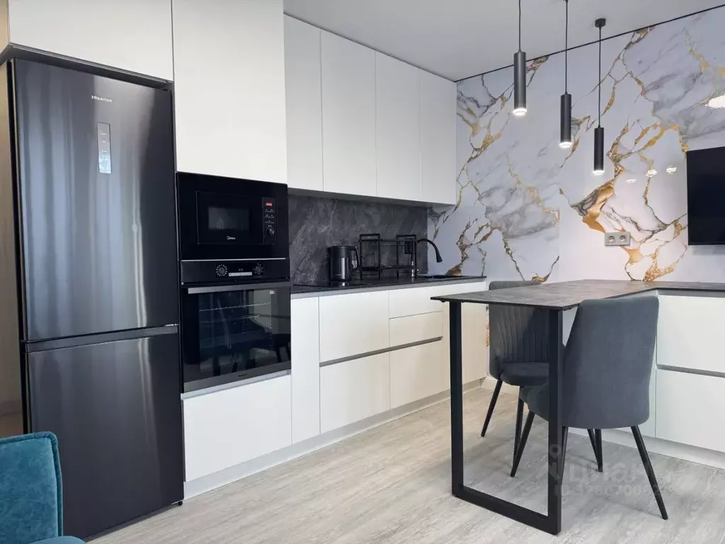 Студия Челябинская область, Челябинск ул. Братьев Кашириных, 119 (23.6 ... - Фото 1