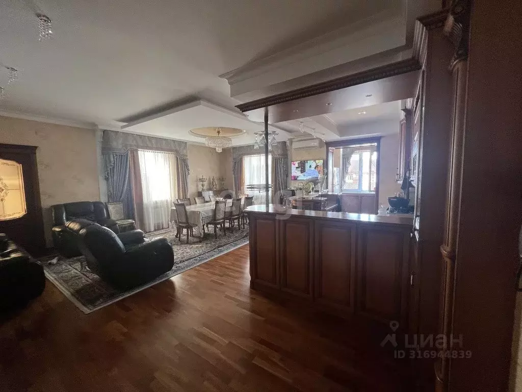 4-к кв. Карачаево-Черкесия, Черкесск ул. Ленина, 154Б (141.0 м) - Фото 0