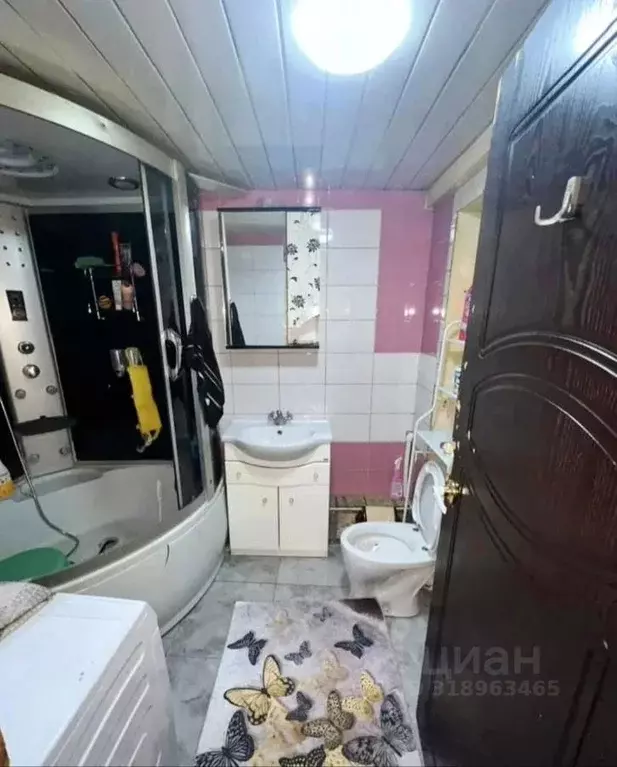 Дом в Омская область, Омск ул. Завертяева (70 м) - Фото 0