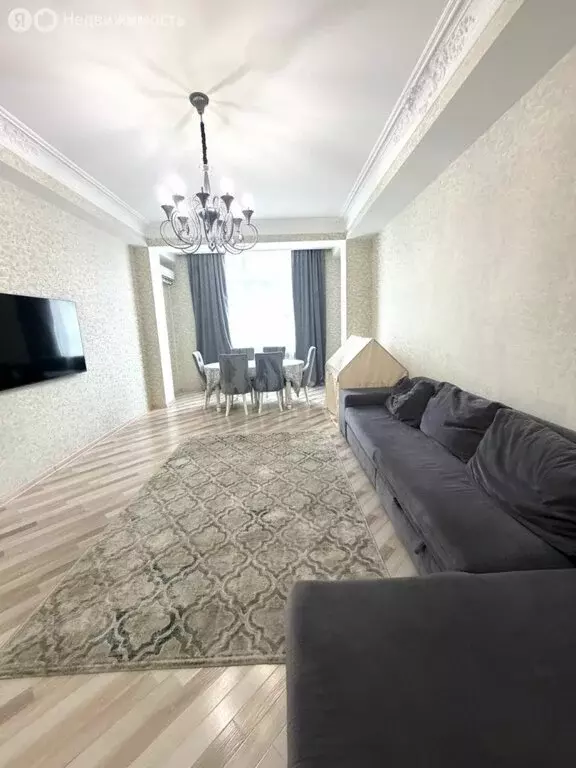 2-комнатная квартира: Махачкала, улица Абдуллы Гаджиева, 95 (85 м) - Фото 1