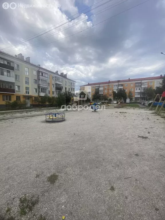 2-комнатная квартира: Первоуральск, улица 1 Мая, 1 (45 м) - Фото 1