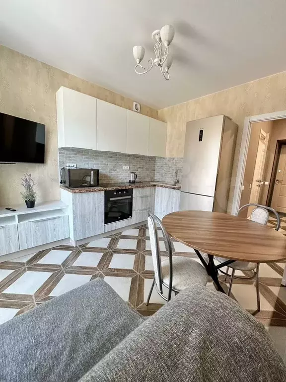 1-к. квартира, 42 м, 5/10 эт. - Фото 0