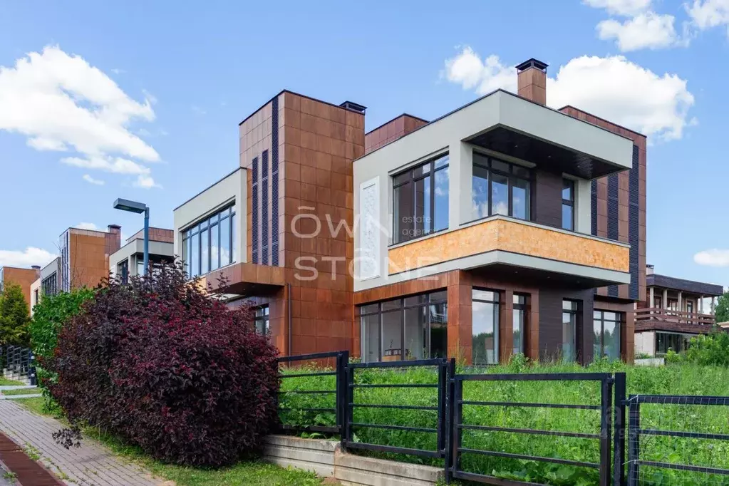 Дом в Москва с. Былово, ул. Клены, 87с1 (280 м) - Фото 1