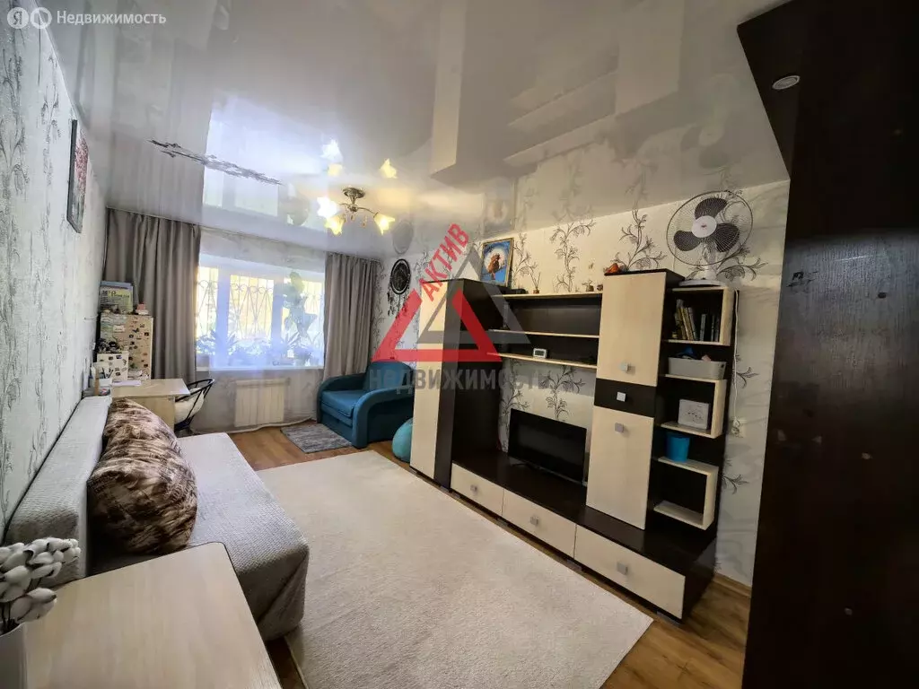 1-комнатная квартира: Каменск-Уральский, улица Шестакова, 38 (29.9 м) - Фото 1