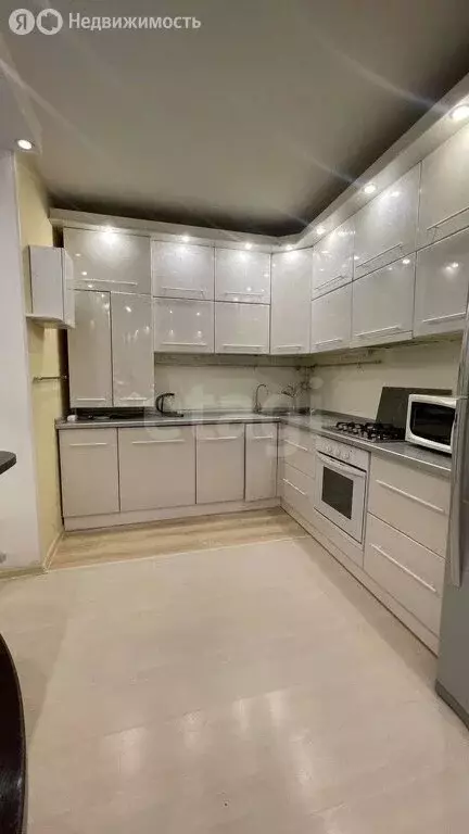 3-комнатная квартира: Севастополь, улица Адмирала Юмашева, 27 (72.5 м) - Фото 0