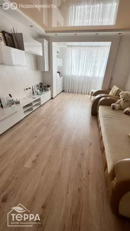 3-комнатная квартира: Евпатория, проспект Победы, 38 (76 м) - Фото 1