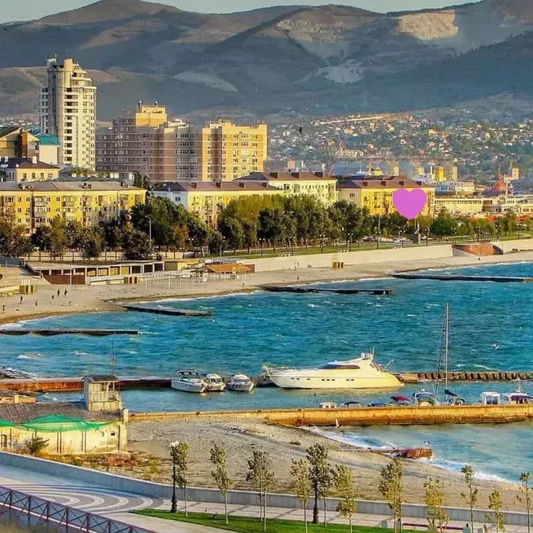 2-к кв. Краснодарский край, Новороссийск наб. Адмирала Серебрякова, 21 ... - Фото 0