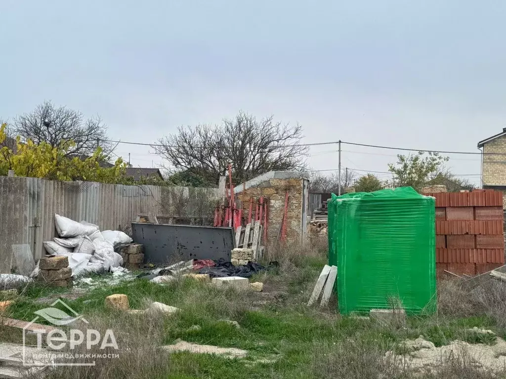 Участок в Крым, Сакский район, с. Уютное ул. Садовая (6.0 сот.) - Фото 2
