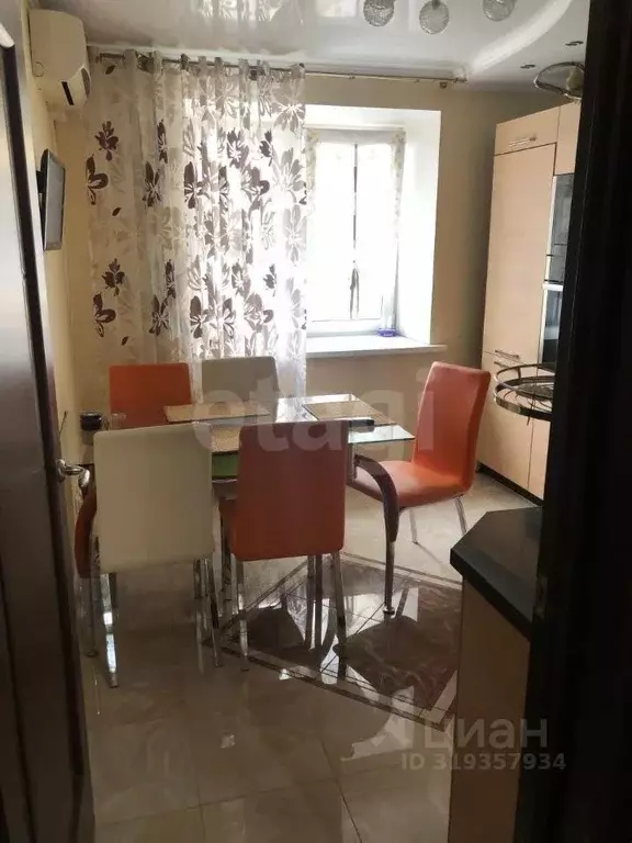 3-к кв. Тюменская область, Тюмень ул. Ю.-Р.Г. Эрвье, 10 (90.0 м) - Фото 1
