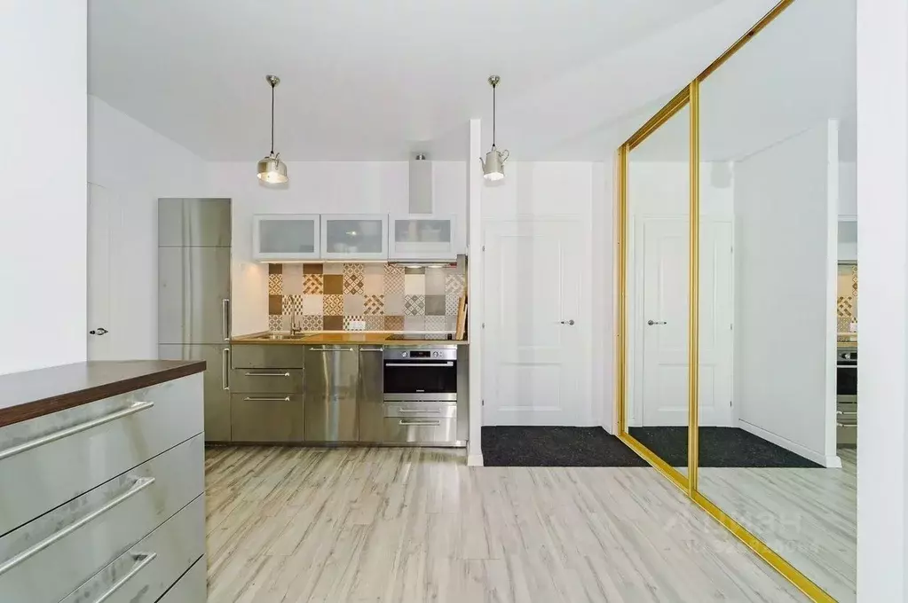 2-к кв. Свердловская область, Екатеринбург ул. Юмашева, 15 (50.0 м) - Фото 1