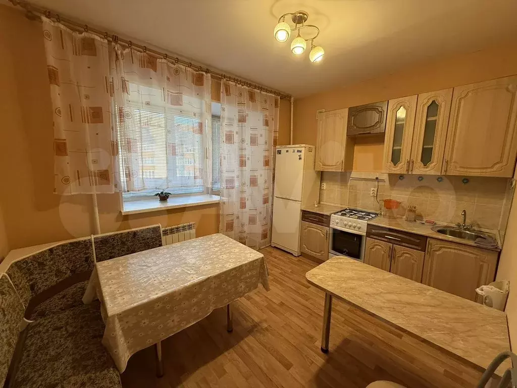 1-к. квартира, 42 м, 4/10 эт. - Фото 0