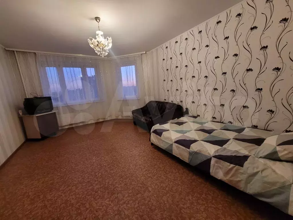 1-к. квартира, 42 м, 13/17 эт. - Фото 0