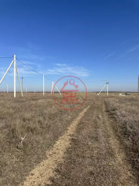 Участок в Крым, Евпатория городской округ, Новоозерное пгт ул. ... - Фото 1