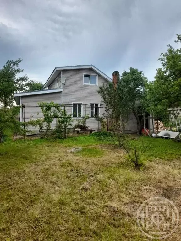 Дом в Ленинградская область, Луга ул. Гагарина, 88 (120 м) - Фото 0