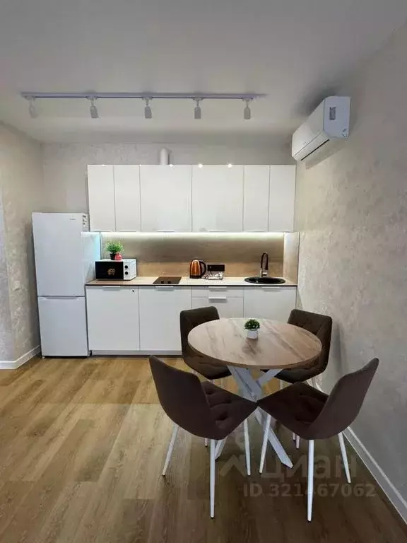 2-к кв. Алтайский край, Барнаул ул. Имени В.Т. Христенко, 3 (40.0 м) - Фото 0