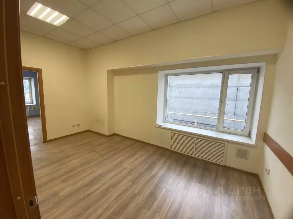 Офис в Свердловская область, Екатеринбург ул. Фронтовых Бригад, 15к28 ... - Фото 1