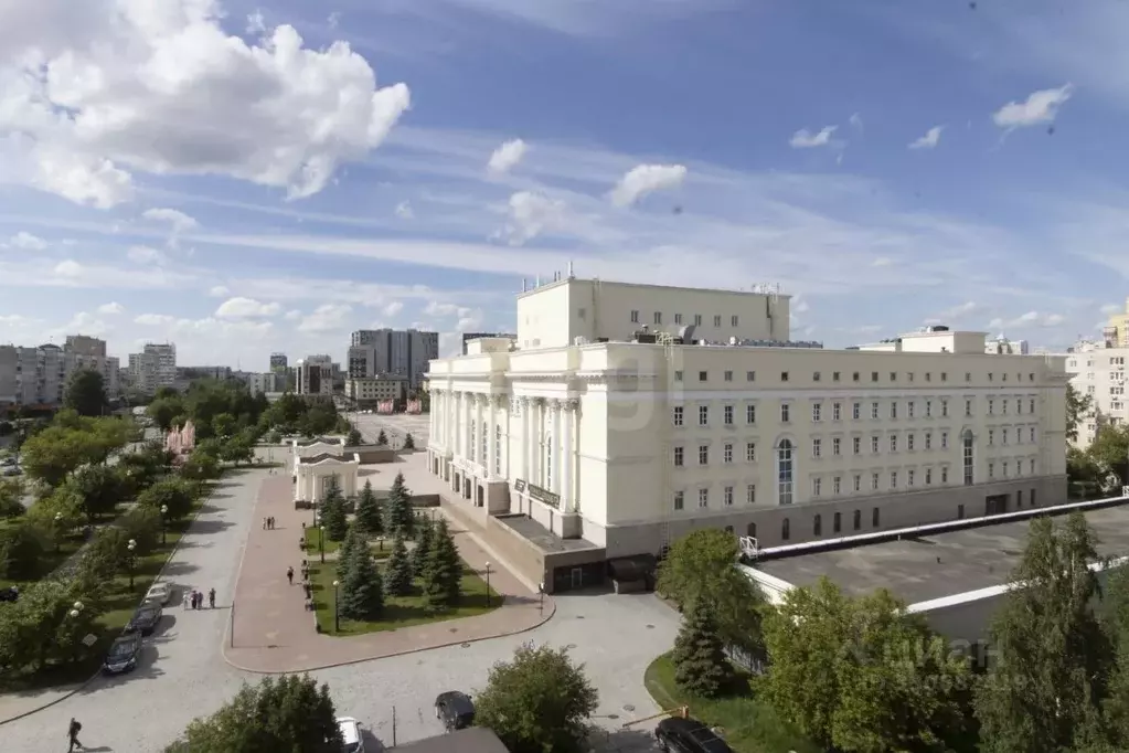 2-к кв. Тюменская область, Тюмень ул. Республики, 131 (38.4 м) - Фото 1