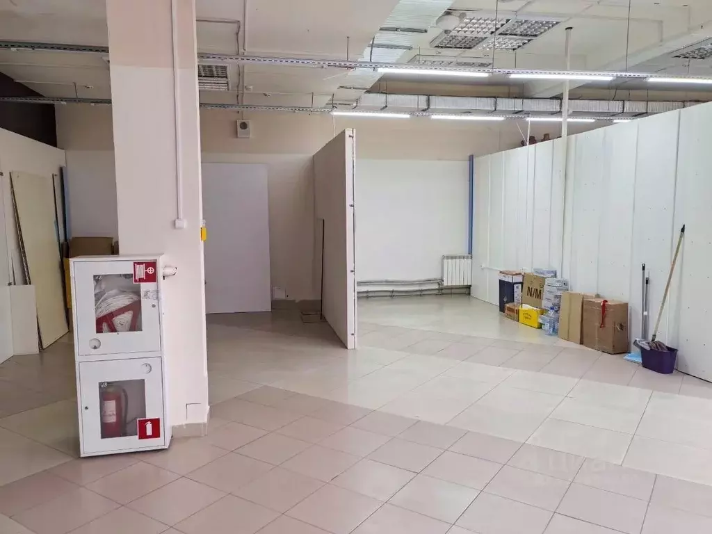 Помещение свободного назначения в Чувашия, Чебоксары просп. ... - Фото 2