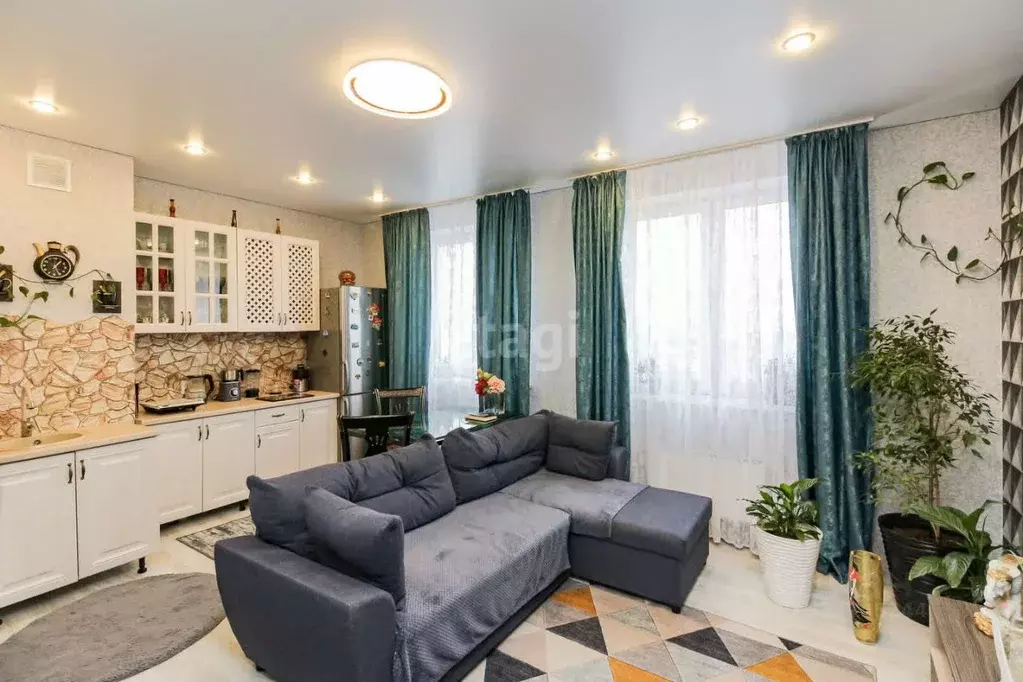 1-к кв. Тюменская область, Тюмень ул. 50 лет Октября, 75к1 (49.6 м) - Фото 1