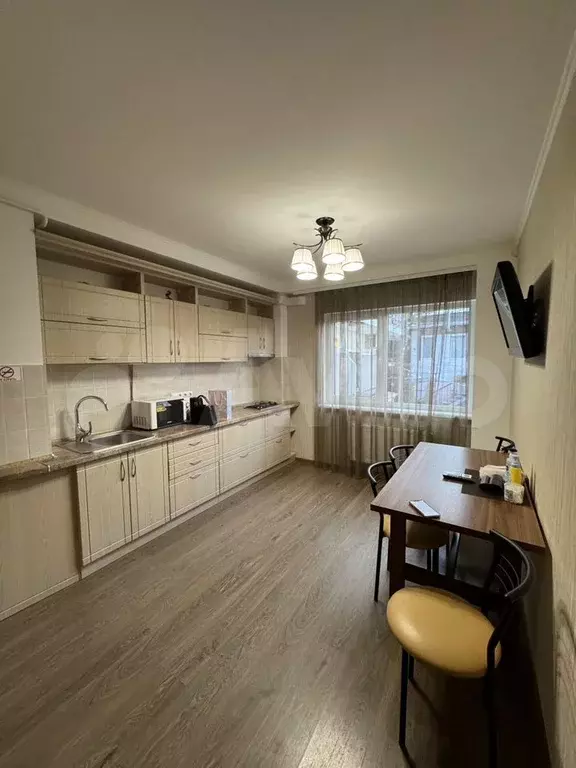 3-к. квартира, 126 м, 2/3 эт. - Фото 0