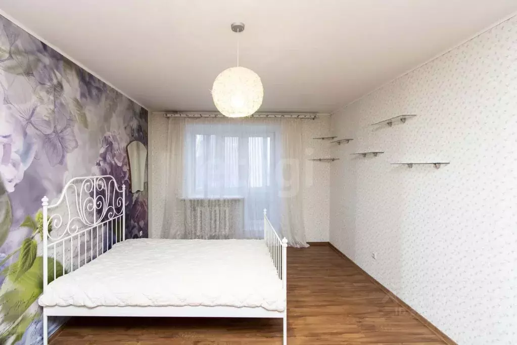 1-к кв. Тюменская область, Тюмень ул. 50 лет Октября, 1 (52.0 м) - Фото 2